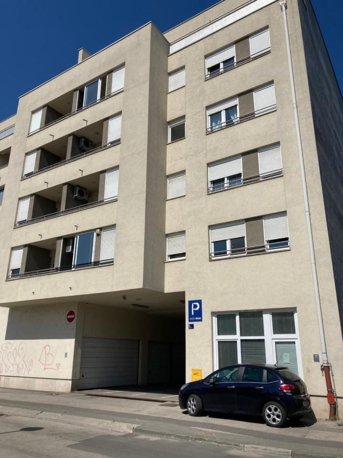 Apartment Maris - Free Parking Zagreb Eksteriør billede